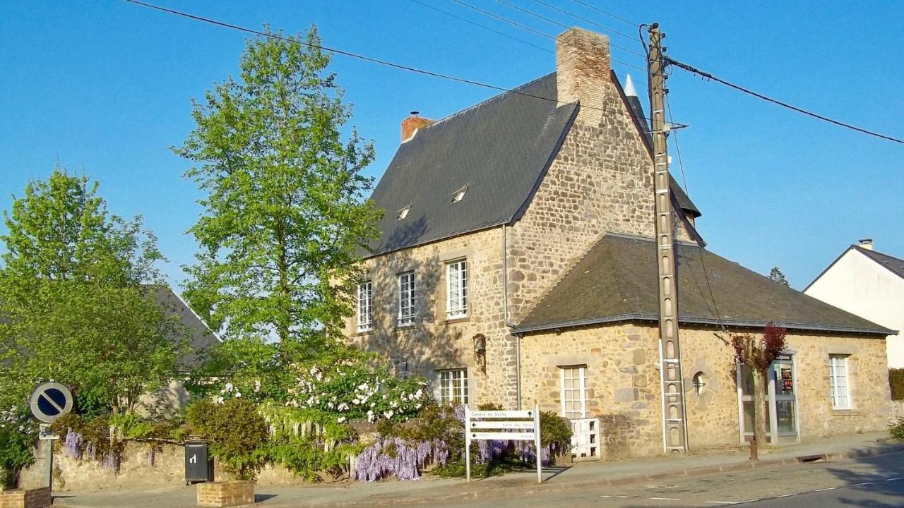 Manoir De La Grand'Cour Bed and Breakfast Soulgé-sur-ouette Exteriör bild